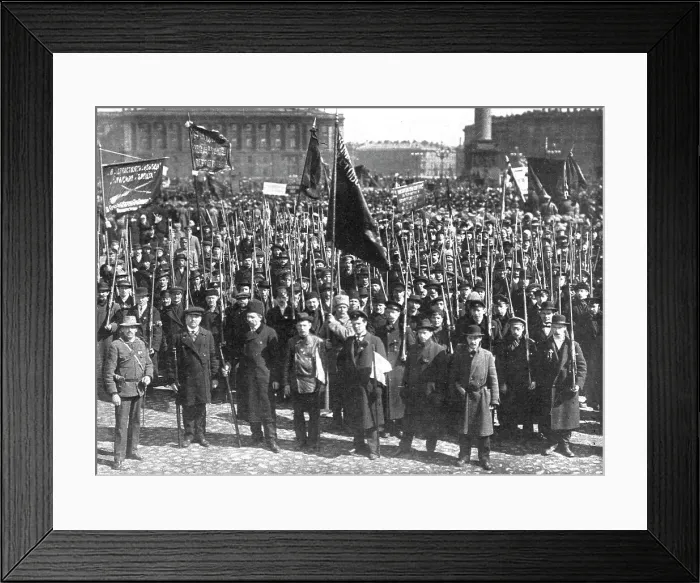 Framed Print : Les Soubresauts de la Russie; Le debut des gardes rouges: une manifestation de la Framed Print : Les Soubresauts de la Russie; Le debut des gardes rouges: une manifestation de la