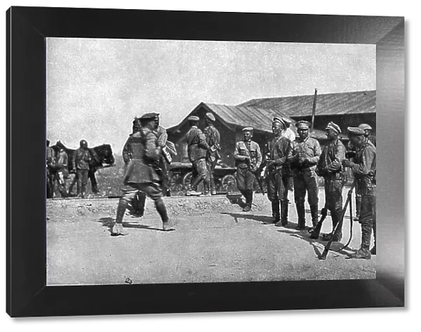 Ramenés au Devoir; Deserteurs repentis barrant une route pour arreter a leur tour de... 1917. Creator: Unknown