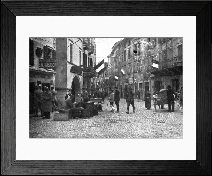 Framed Print : Inter-allied Support; The men get acquainted with their new temporary quarters, 1917. Creator: Pelanda Framed Print : Inter-allied Support; The men get acquainted with their new temporary quarters, 1917. Creator: Pelanda