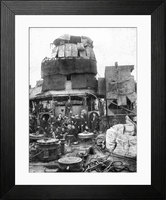 Framed Print : L'attaque navale de Zeebrugge et Ostende; Apres Zeebrugge, Le blockhaus du commandant... 1918. Creator: Unknown Framed Print : L'attaque navale de Zeebrugge et Ostende; Apres Zeebrugge, Le blockhaus du commandant... 1918. Creator: Unknown