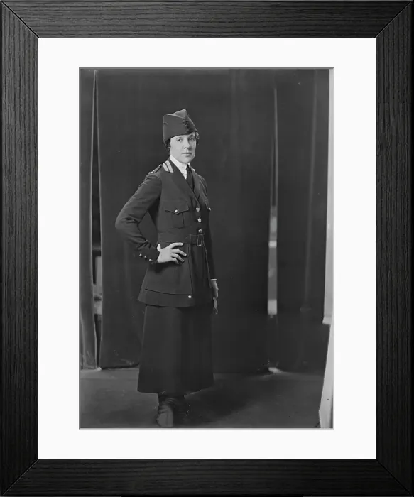 Framed Print : Miss S. Dowman, portrait photograph, 1918 Oct. 26. Creator: Arnold Genthe Framed Print : Miss S. Dowman, portrait photograph, 1918 Oct. 26. Creator: Arnold Genthe