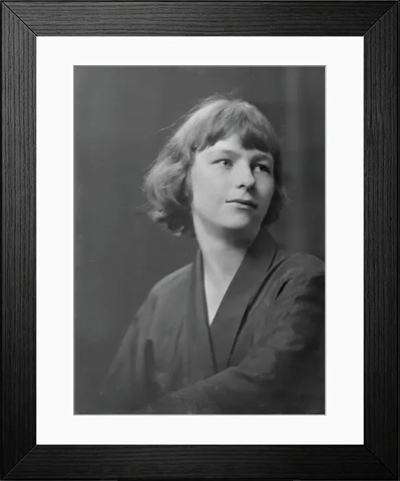 Framed Print : Miss Phyllis Duganne, portrait photograph, 1918 Aug. 20. Creator: Arnold Genthe Framed Print : Miss Phyllis Duganne, portrait photograph, 1918 Aug. 20. Creator: Arnold Genthe