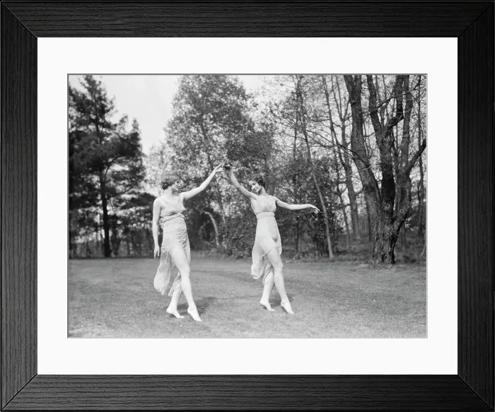 Framed Print : Elizabeth Duncan dancers, between 1916 and 1941. Creator: Arnold Genthe Framed Print : Elizabeth Duncan dancers, between 1916 and 1941. Creator: Arnold Genthe