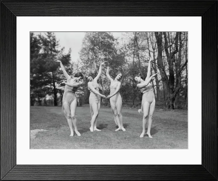 Framed Print : Elizabeth Duncan dancers, between 1916 and 1941. Creator: Arnold Genthe Framed Print : Elizabeth Duncan dancers, between 1916 and 1941. Creator: Arnold Genthe