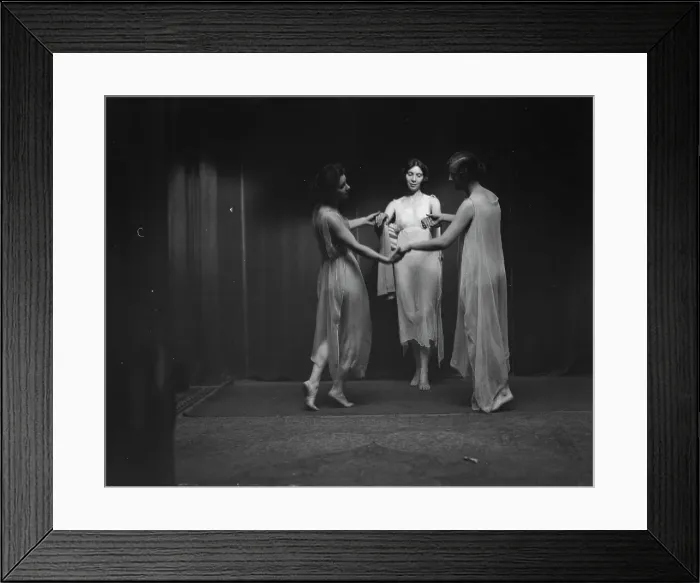 Framed Print : Elsie Dufour dancers, between 1918 and 1920. Creator: Arnold Genthe Framed Print : Elsie Dufour dancers, between 1918 and 1920. Creator: Arnold Genthe