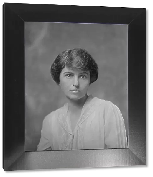 Mrs. Carl B. Ely, portrait photograph, 1919 Jan. 21. Creator: Arnold Genthe