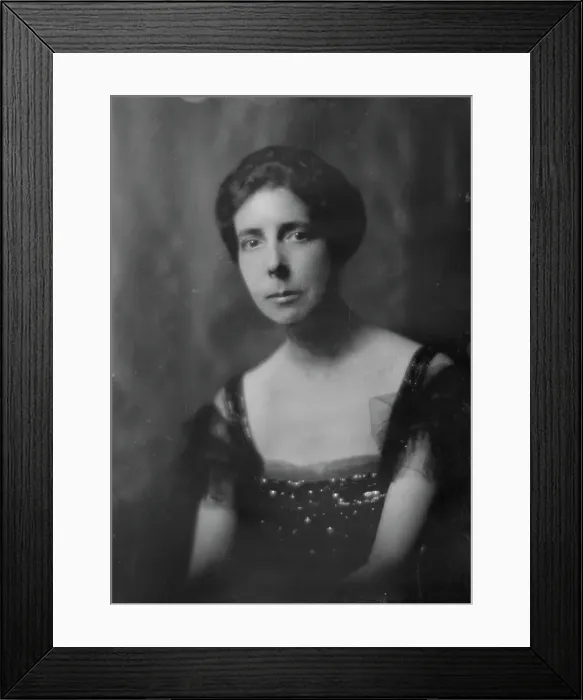 Framed Print : Miss S.B. Hill, portrait photograph, 1917 Dec. Creator: Arnold Genthe Framed Print : Miss S.B. Hill, portrait photograph, 1917 Dec. Creator: Arnold Genthe