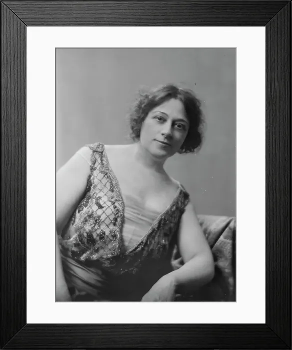 Framed Print : Mrs. La Barre, portrait photograph, 1918 May 17. Creator: Arnold Genthe Framed Print : Mrs. La Barre, portrait photograph, 1918 May 17. Creator: Arnold Genthe