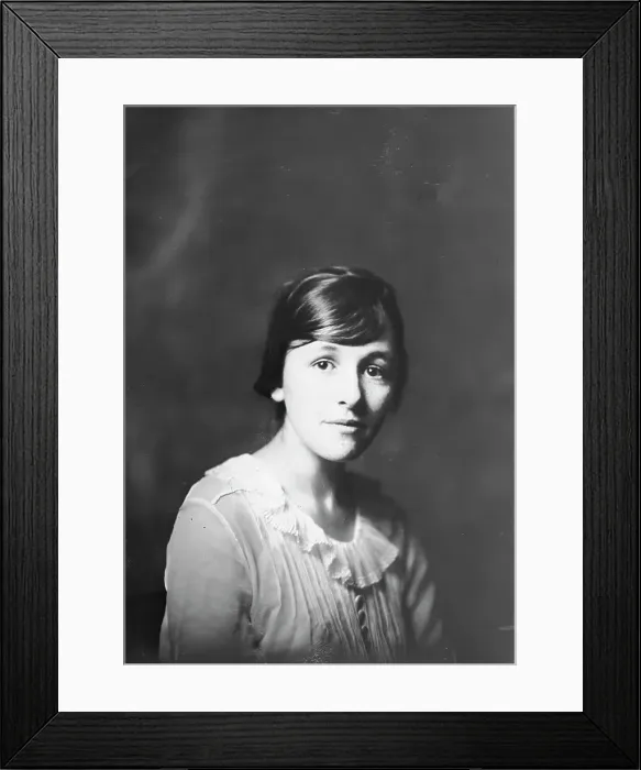 Framed Print : Miss Harriet Mann, (Miss Loader), portrait photograph, 1918 Dec. 12. Creator: Arnold Genthe Framed Print : Miss Harriet Mann, (Miss Loader), portrait photograph, 1918 Dec. 12. Creator: Arnold Genthe