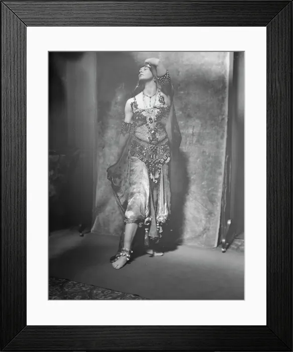 Framed Print : Miss Fontaine, between 1915 and 1920. Creator: Arnold Genthe Framed Print : Miss Fontaine, between 1915 and 1920. Creator: Arnold Genthe