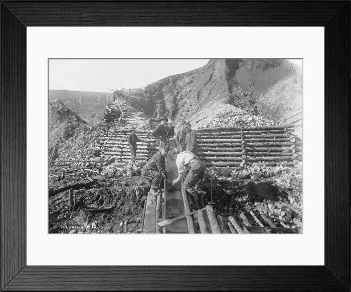 Framed Print : Washing gold, 1916. Creator: Unknown Framed Print : Washing gold, 1916. Creator: Unknown