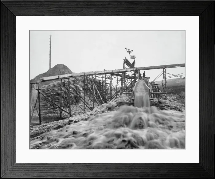 Framed Print : Washing gold, 1916. Creator: Unknown Framed Print : Washing gold, 1916. Creator: Unknown