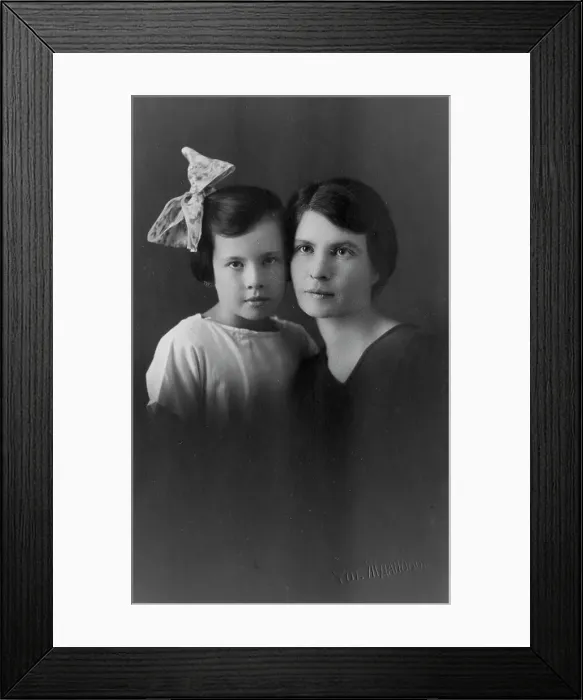 Framed Print : Briner (née Blagovidova) Vera Dmitrievna with her daughter Irina, 1929. Creator: Unknown Framed Print : Briner (née Blagovidova) Vera Dmitrievna with her daughter Irina, 1929. Creator: Unknown