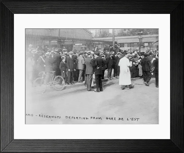 Framed Print : Paris, reservists departing from Gare de L'Est, between c1914 and c1915. Creator: Bain News Service Framed Print : Paris, reservists departing from Gare de L'Est, between c1914 and c1915. Creator: Bain News Service