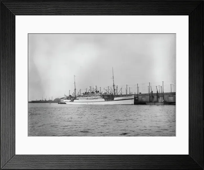 Framed Print : RED CROSS, 1914. Creator: Bain News Service Framed Print : RED CROSS, 1914. Creator: Bain News Service
