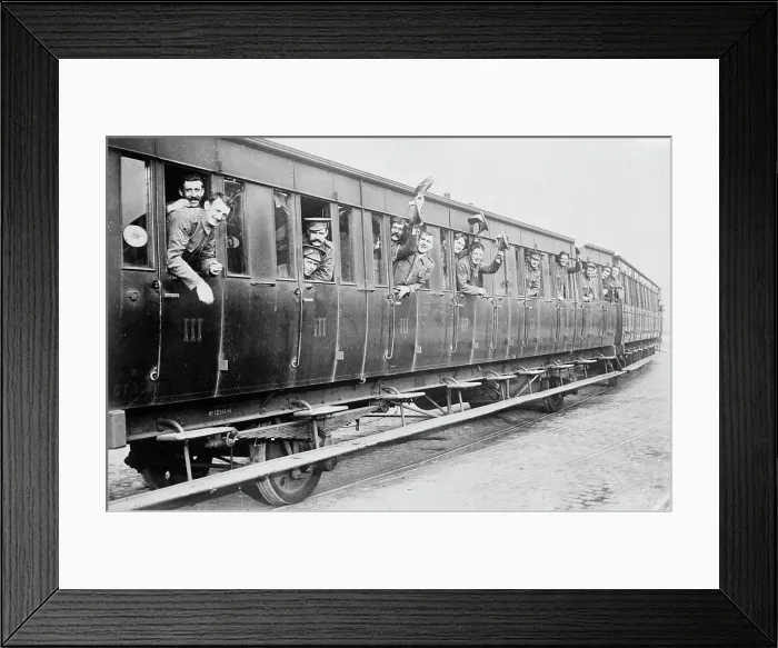 Framed Print : British troops in France, between c1914 and c1915. Creator: Bain News Service Framed Print : British troops in France, between c1914 and c1915. Creator: Bain News Service