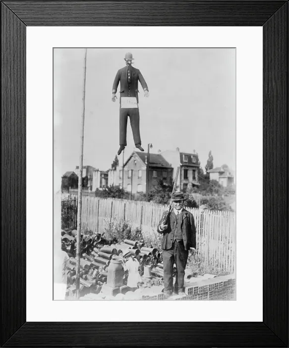 Framed Print : Paris, Emperor William hung in effigy, between c1914 and c1915. Creator: Bain News Service Framed Print : Paris, Emperor William hung in effigy, between c1914 and c1915. Creator: Bain News Service