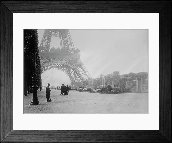 Framed Print : Guard at Eiffel Tower, Wireless Station, between c1914 and c1915. Creator: Bain News Service Framed Print : Guard at Eiffel Tower, Wireless Station, between c1914 and c1915. Creator: Bain News Service
