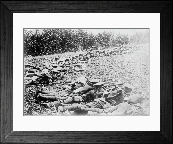 Framed Print : English Infantry, between c1914 and c1915. Creator: Bain News Service Framed Print : English Infantry, between c1914 and c1915. Creator: Bain News Service