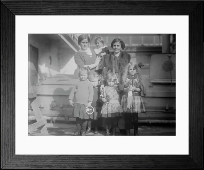 Framed Print : German refugees on EUROPA, between c1914 and c1915. Creator: Bain News Service Framed Print : German refugees on EUROPA, between c1914 and c1915. Creator: Bain News Service