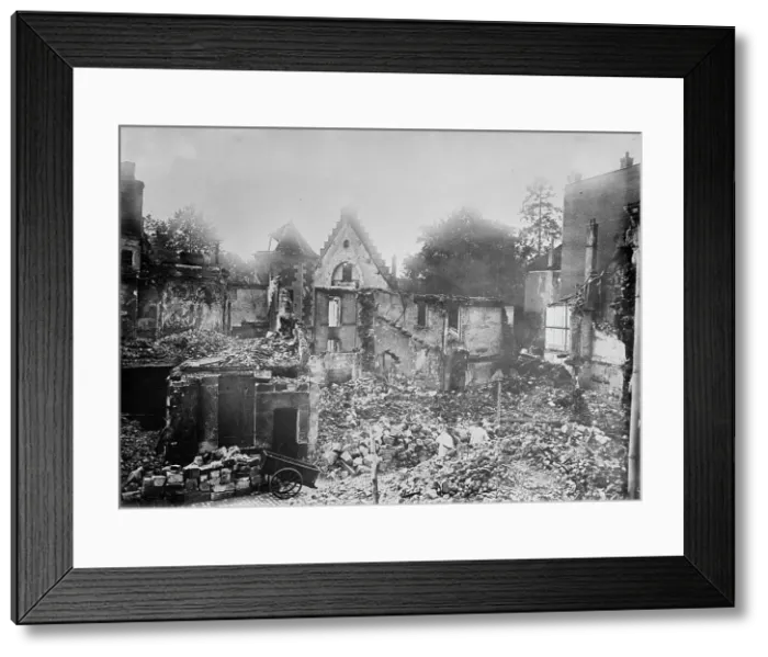 Framed Print : Rue Bellon, Senlis, 1914. Creator: Bain News Service Framed Print : Rue Bellon, Senlis, 1914. Creator: Bain News Service