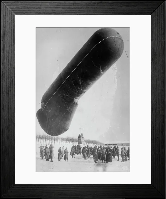 Framed Print : German observation balloon, between 1914 and c1915. Creator: Bain News Service Framed Print : German observation balloon, between 1914 and c1915. Creator: Bain News Service