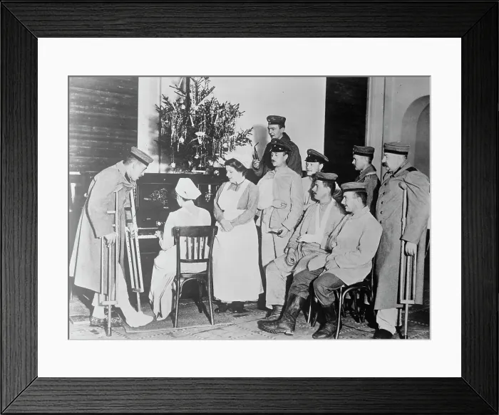 Framed Print : Berlin, Christmas in soldier's hospital, between 1914 and c1915. Creator: Bain News Service Framed Print : Berlin, Christmas in soldier's hospital, between 1914 and c1915. Creator: Bain News Service