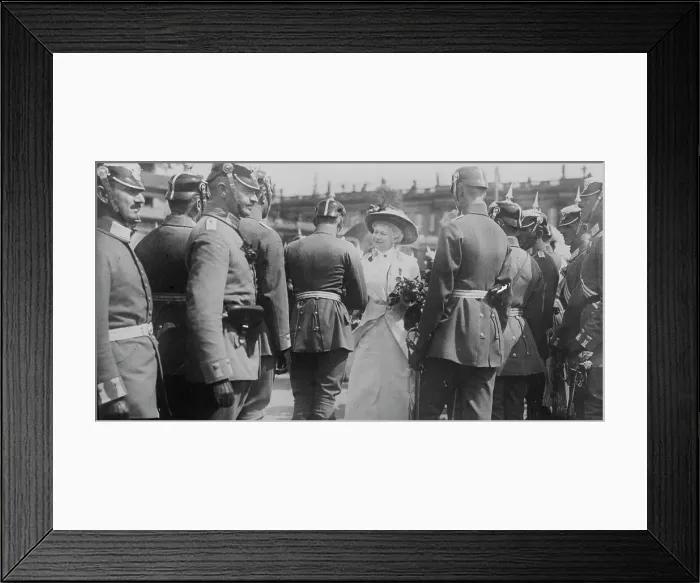 Framed Print : Kaiserin gives roses to departing officers, between 1914 and c1915. Creator: Bain News Service Framed Print : Kaiserin gives roses to departing officers, between 1914 and c1915. Creator: Bain News Service