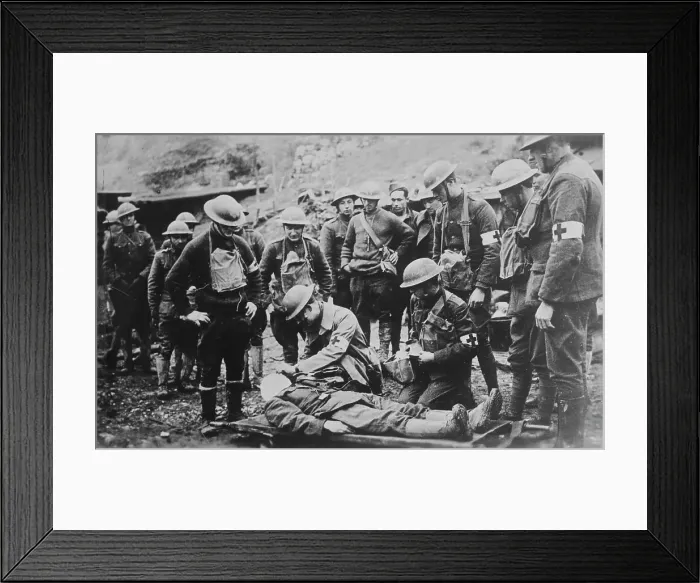 Framed Print : First Aid at Front in France to U.S. soldiers, 1918 or 1919. Creator: Bain News Service Framed Print : First Aid at Front in France to U.S. soldiers, 1918 or 1919. Creator: Bain News Service