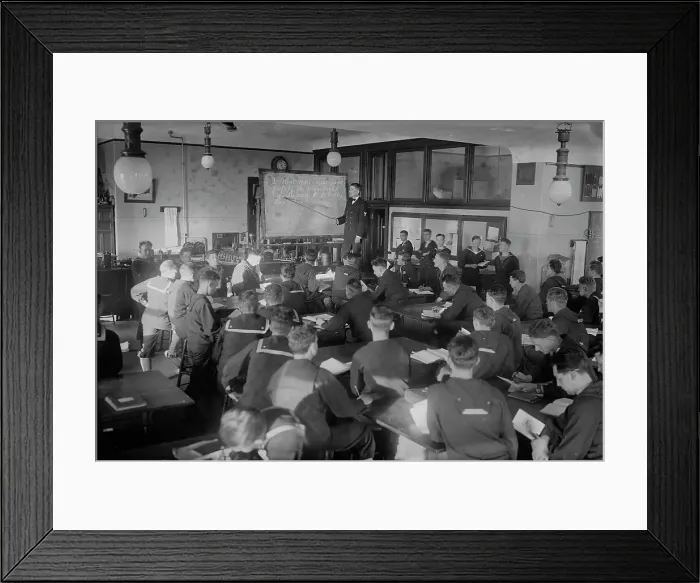 Framed Print : Lecture room, Mar 1918. Creator: Bain News Service Framed Print : Lecture room, Mar 1918. Creator: Bain News Service