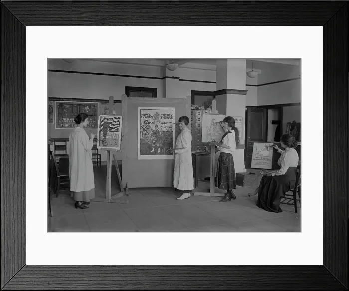 Framed Print : Y.W.C.A. war work, between c1915 and c1920. Creator: Bain News Service Framed Print : Y.W.C.A. war work, between c1915 and c1920. Creator: Bain News Service