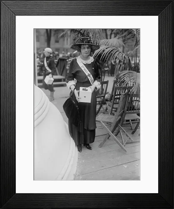 Framed Print : Mrs. Lounsbery Perry, 1918. Creator: Bain News Service Framed Print : Mrs. Lounsbery Perry, 1918. Creator: Bain News Service