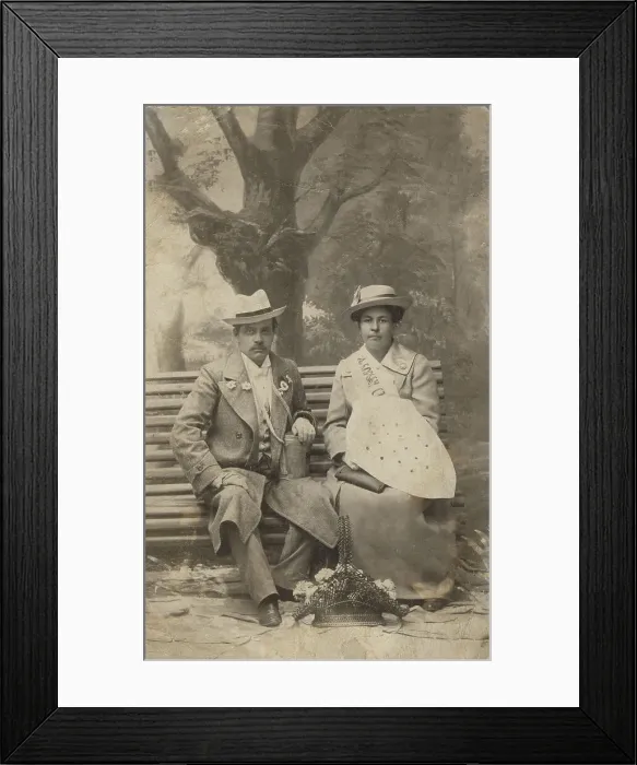 Framed Print : Uvarov and Volkov, collecting donations for the benefit of those wounded in World War I, 1910-1919. Creator: S. E. Gorshkov Framed Print : Uvarov and Volkov, collecting donations for the benefit of those wounded in World War I, 1910-1919. Creator: S. E. Gorshkov