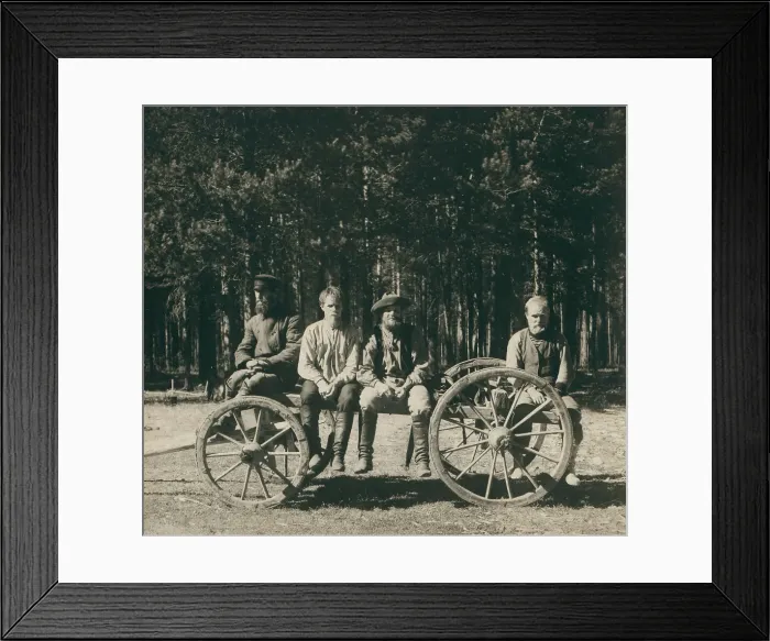 Framed Print : Karelian types, 1915. Creator: Sergey Mikhaylovich Prokudin-Gorsky Framed Print : Karelian types, 1915. Creator: Sergey Mikhaylovich Prokudin-Gorsky