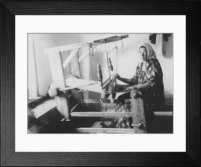 Framed Print : Krosna weaving mill in the village of Verkhne Usinskoye, Usinsk Border District, 1916. Creator: Unknown Framed Print : Krosna weaving mill in the village of Verkhne Usinskoye, Usinsk Border District, 1916. Creator: Unknown