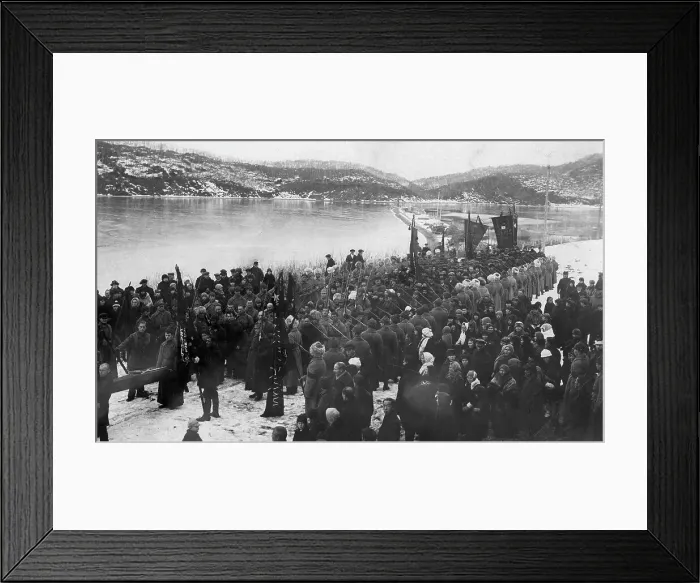 Framed Print : Funeral procession: Farewell to V.M. Kruchiny on his last journey, 1917-1923. Creator: Unknown Framed Print : Funeral procession: Farewell to V.M. Kruchiny on his last journey, 1917-1923. Creator: Unknown