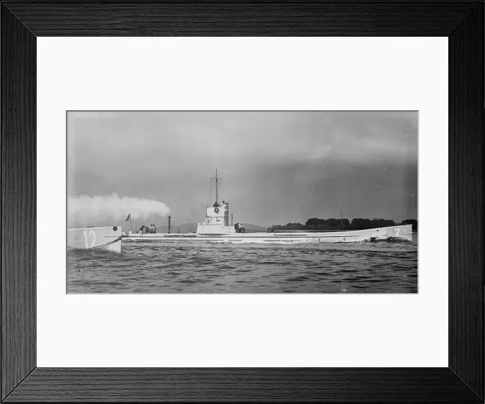 Framed Print : Submarine U-7 at full speed, between c1914 and c1915. Creator: Bain News Service. Submarine U-7 at full speed, between c1914 and c1915. Creator: Bain News Service Framed Print : Submarine U-7 at full speed, between c1914 and c1915. Creator: Bain News Service. Submarine U-7 at full speed, between c1914 and c1915. Creator: Bain News Service