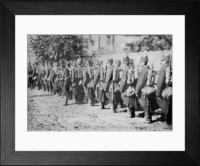 Framed Print : Rumanian troops, between c1915 and c1918. Creator: Bain News Service Framed Print : Rumanian troops, between c1915 and c1918. Creator: Bain News Service