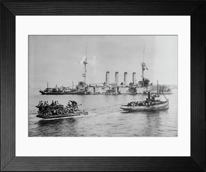 Framed Print : Landing a 155 mm gun at Sedd-ul [i.e. Sedd-el] Bahr, 1915. Creator: Bain News Service