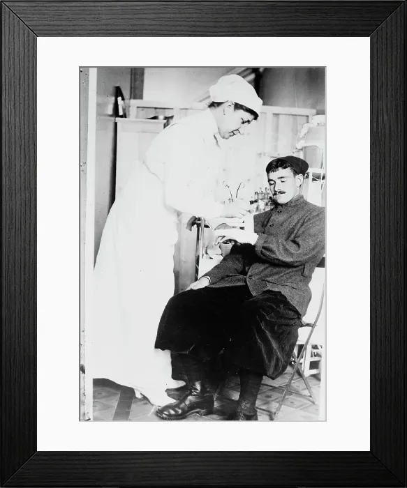 Framed Print : American Nurse, American ambulance, Paris, between 1914 and c1915. Creator: Bain News Service Framed Print : American Nurse, American ambulance, Paris, between 1914 and c1915. Creator: Bain News Service