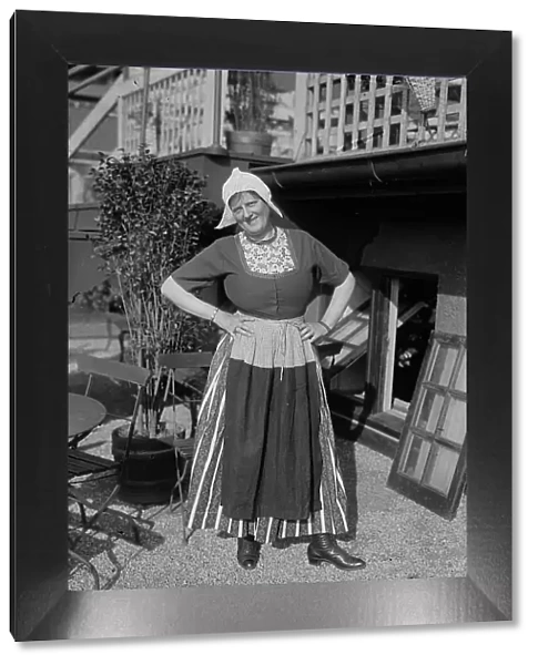 Hendrika Van Der Flier [in Dutch costume], between 1915 and 1918. Creator: Bain News Service