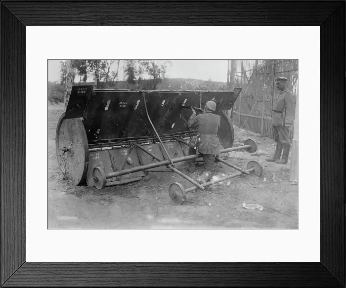 Framed Print : Russian Barricade, between c1915 and 1918. Creator: Bain News Service Framed Print : Russian Barricade, between c1915 and 1918. Creator: Bain News Service