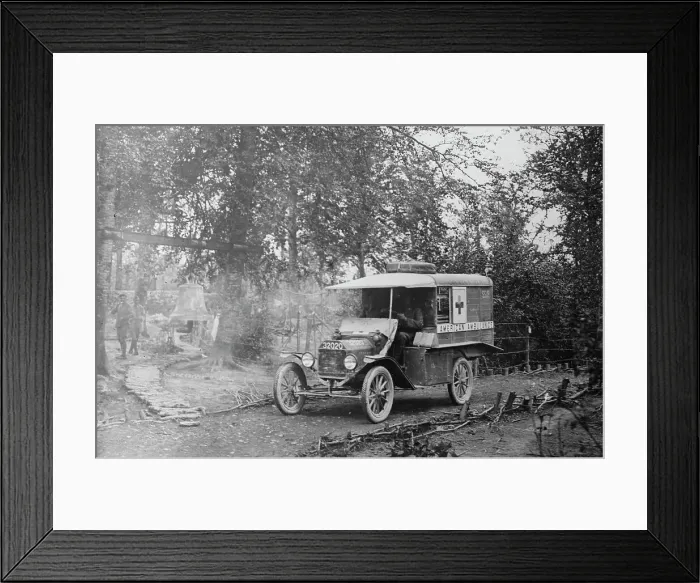 Framed Print : American Ambulance Field service in Woevre Forest, between c1915 and 1918. Creator: Bain News Service Framed Print : American Ambulance Field service in Woevre Forest, between c1915 and 1918. Creator: Bain News Service