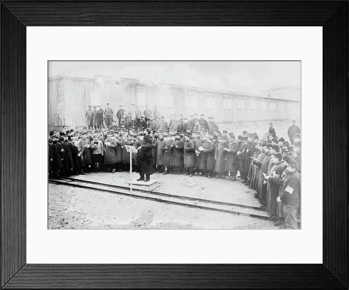 Framed Print : Germany, French prisoners singing, between 1914 and c1915. Creator: Bain News Service Framed Print : Germany, French prisoners singing, between 1914 and c1915. Creator: Bain News Service