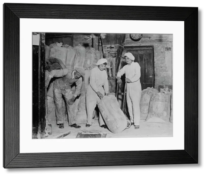 Framed Print : Women working, England, between c1915 and c1918. Creator: Bain News Service Framed Print : Women working, England, between c1915 and c1918. Creator: Bain News Service