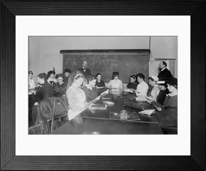 Framed Print : German Nurses learning Russian, between c1915 and c1918. Creator: Bain News Service Framed Print : German Nurses learning Russian, between c1915 and c1918. Creator: Bain News Service