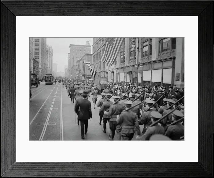 Framed Print : Volunteers, New York, 1917 and 1918. Creator: Bain News Service Framed Print : Volunteers, New York, 1917 and 1918. Creator: Bain News Service