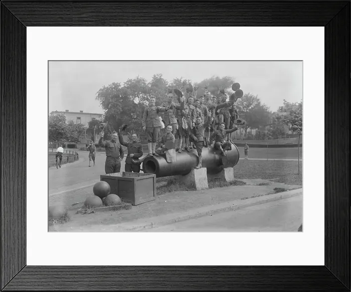 Framed Print : Medical corps, Fort Slocum, 1917. Creator: Bain News Service Framed Print : Medical corps, Fort Slocum, 1917. Creator: Bain News Service