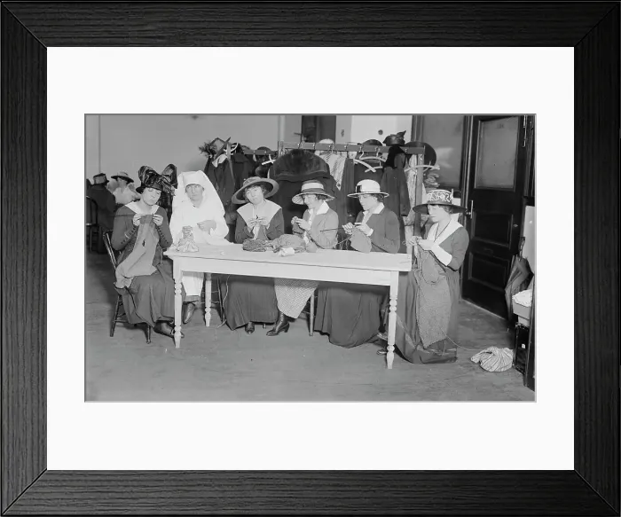 Framed Print : Helen Ware, Grace Schnebe, Chrystal Hearn, Frances Starr, Gladys Hanson, Lucy Weston, May 1917. Creator: Bain News Service