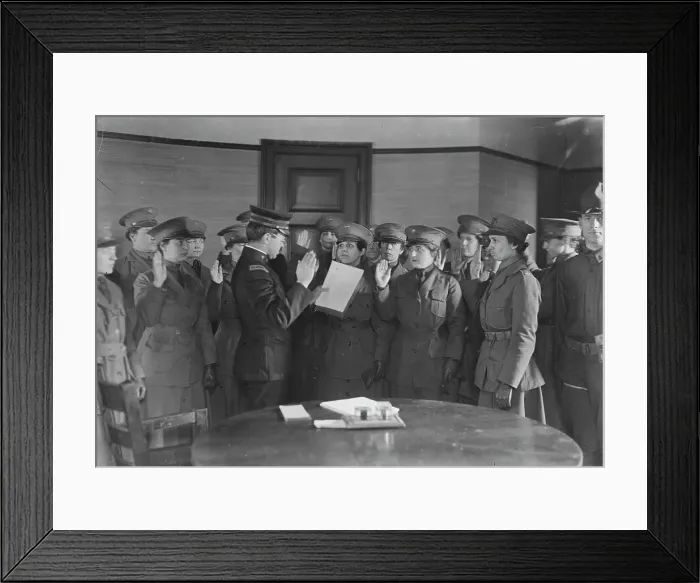 Framed Print : Colonel J.H. Wells swearing in woman motorist, 29 May 1917. Creator: Bain News Service Framed Print : Colonel J.H. Wells swearing in woman motorist, 29 May 1917. Creator: Bain News Service